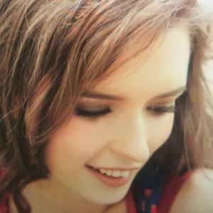 Meet your Posher, Thalia